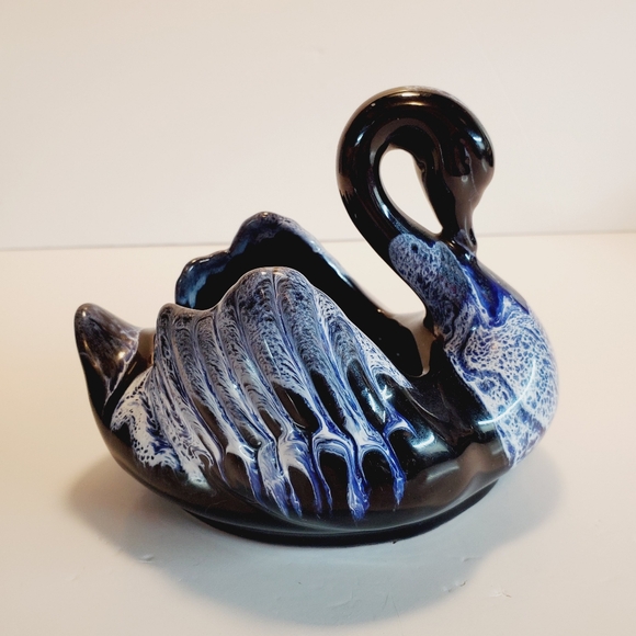 Vintage Blue Mountain Pottery Ceramic Swan Sculpture - Picture 3 of 10
